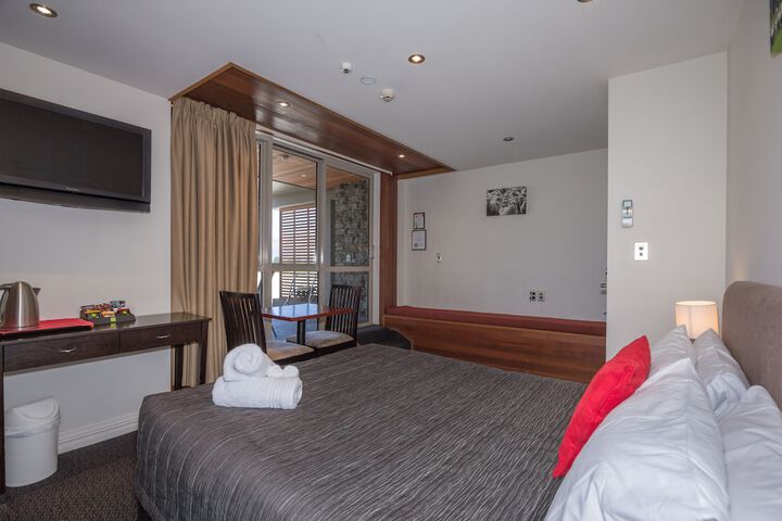 Room 4 of 108
