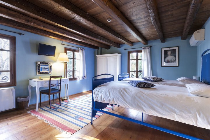 Room 5 of 38