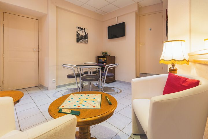 Entrance & Lobby