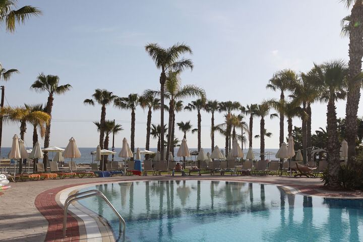 Pools & Facilities