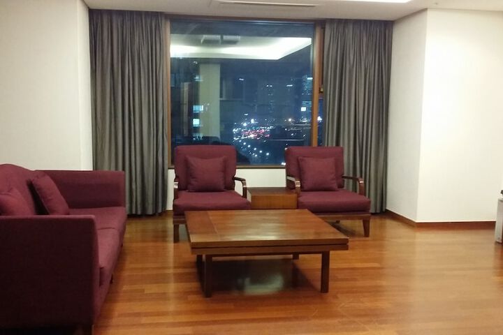 Room 12 of 34