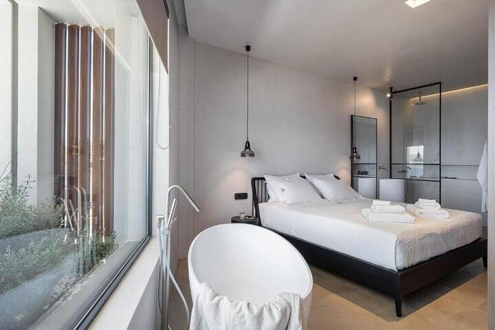 Room 8 of 38