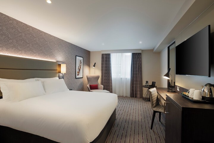 Room 7 of 42