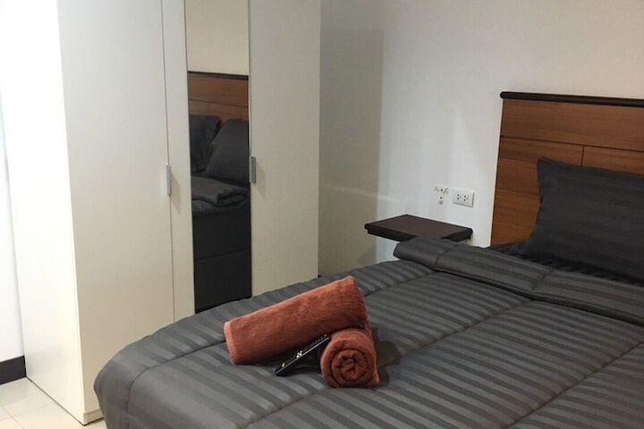 Room 5 of 52
