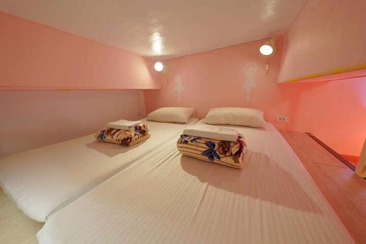 Room 17 of 45