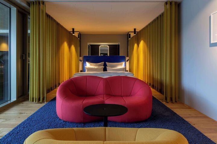 Room 10 of 69
