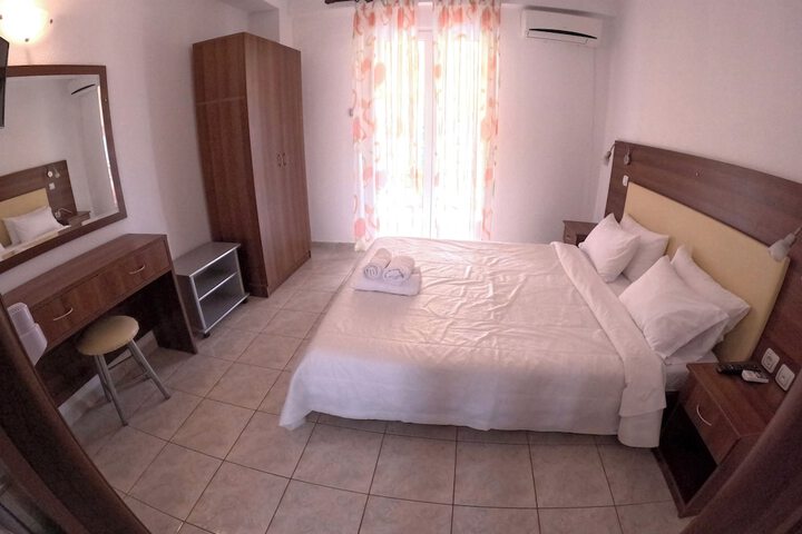 Room 17 of 71