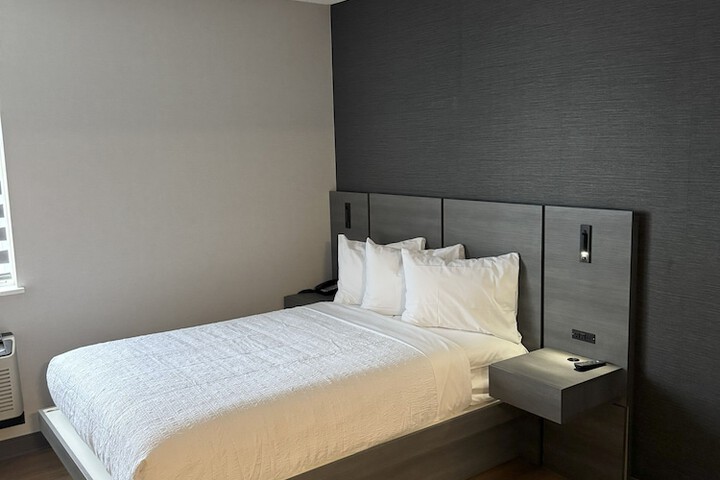 Room 8 of 13