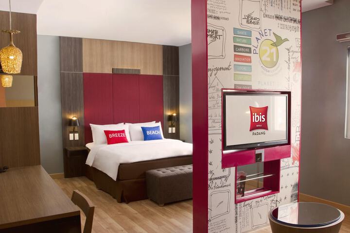 Room 16 of 43