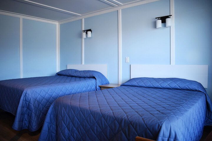 Room 12 of 82