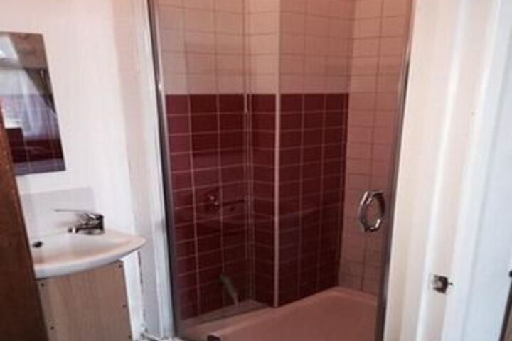 Room 2 of 25