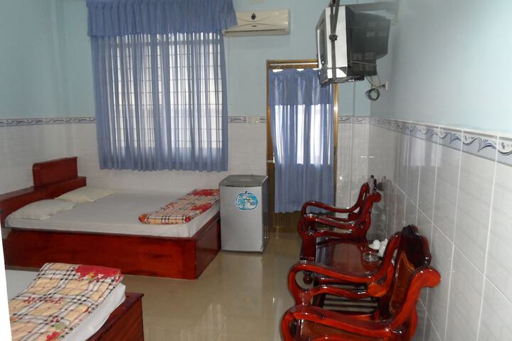 Room 8 of 32