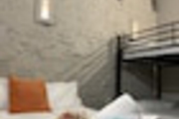Room 104 of 243
