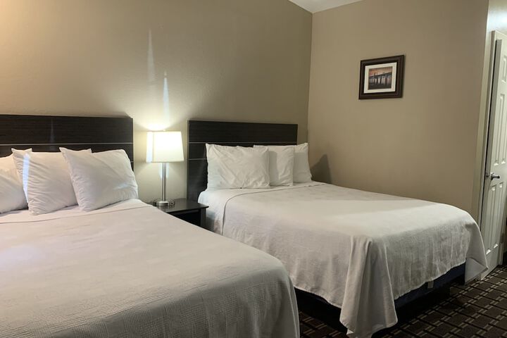 2 Double Beds (1 of 14)