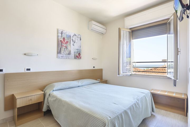 Room 32 of 119
