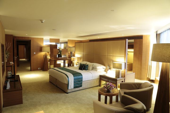 Room 19 of 84