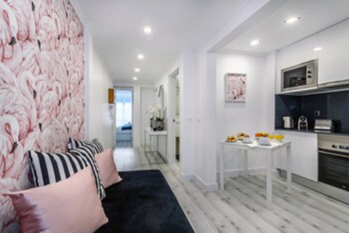 Room 9 of 18