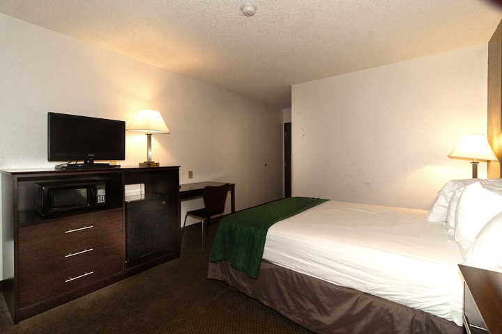 Room 6 of 15