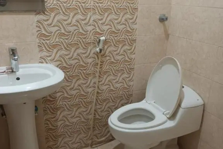 Room 8 of 10