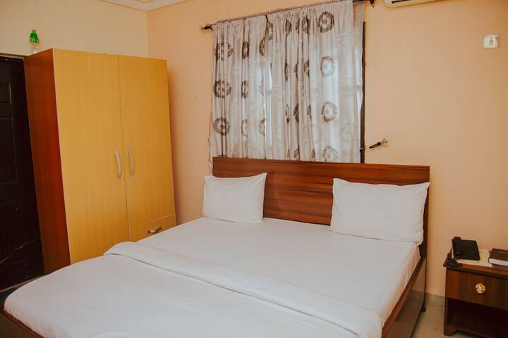 Room 16 of 27