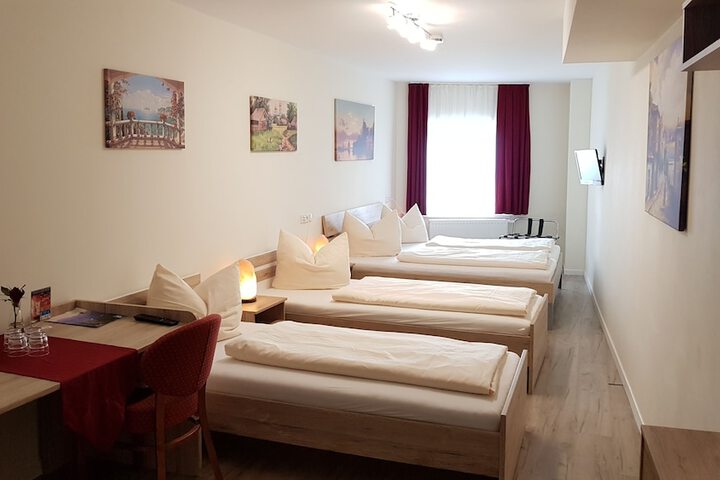 Room 13 of 97