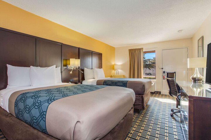 2 Double Beds (2 of 5)
