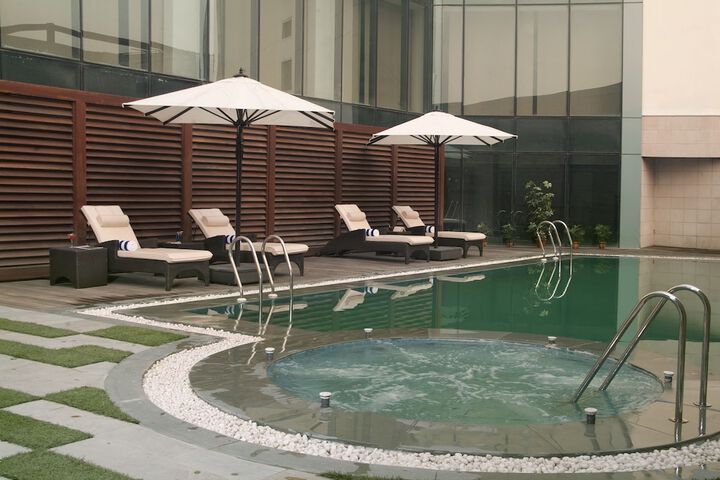 Pools & Facilities