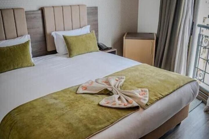 Room 3 of 21