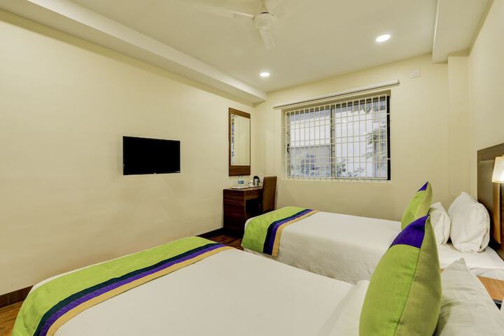 Room 8 of 40