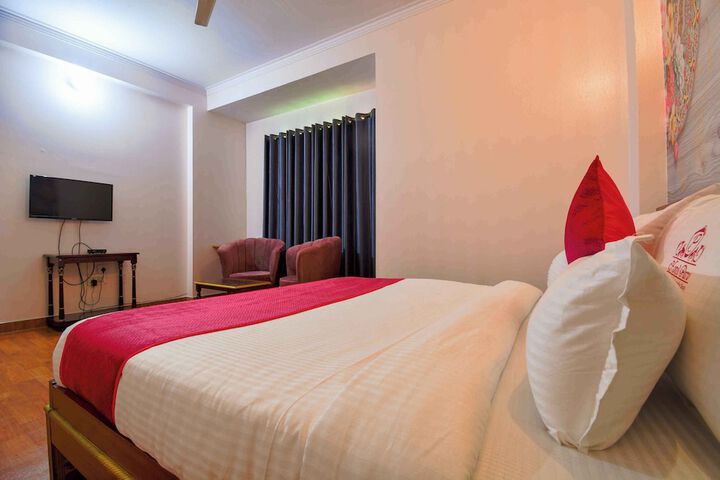 Room 3 of 12
