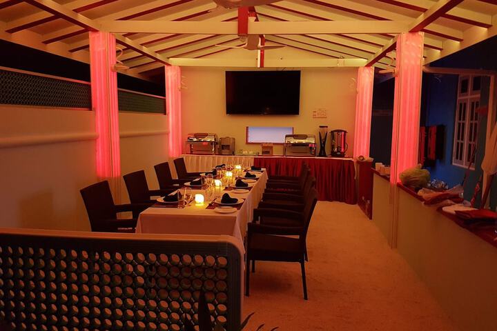 Dining 4 of 11