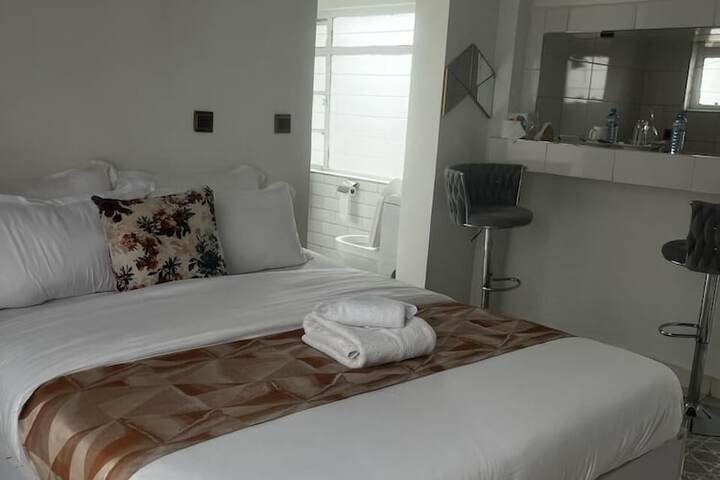 Room 4 of 60