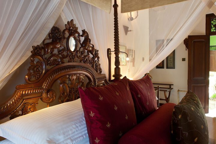 Room 25 of 154