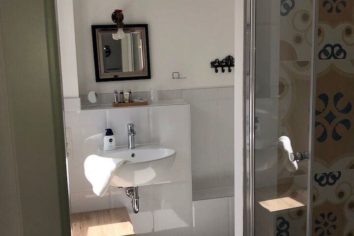 Room 62 of 63