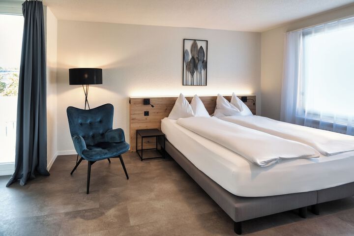 Room 10 of 29