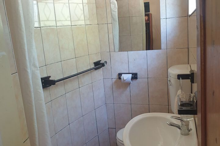 Room 12 of 19