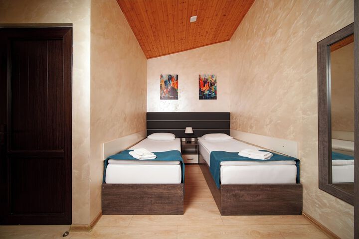 Room 41 of 149