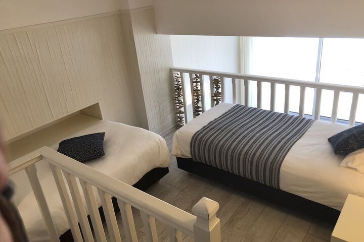Room 7 of 32