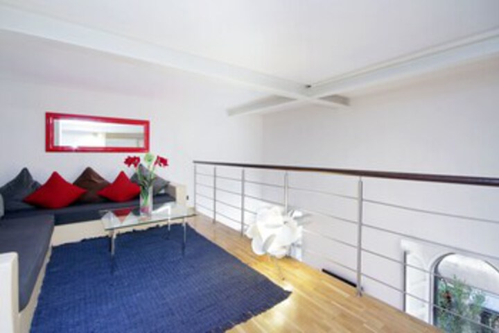Room 28 of 52