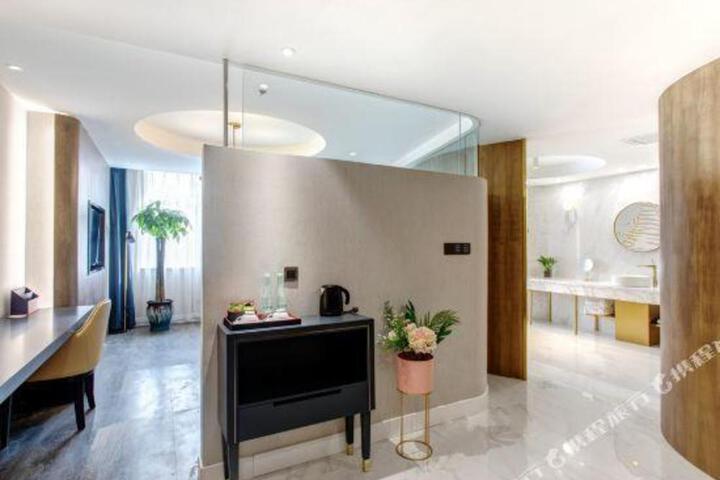 Lano Hotel ( Datong High Speed Rail Station Dongxin Xijiu Moore City )