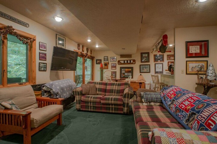 Room 12 of 20