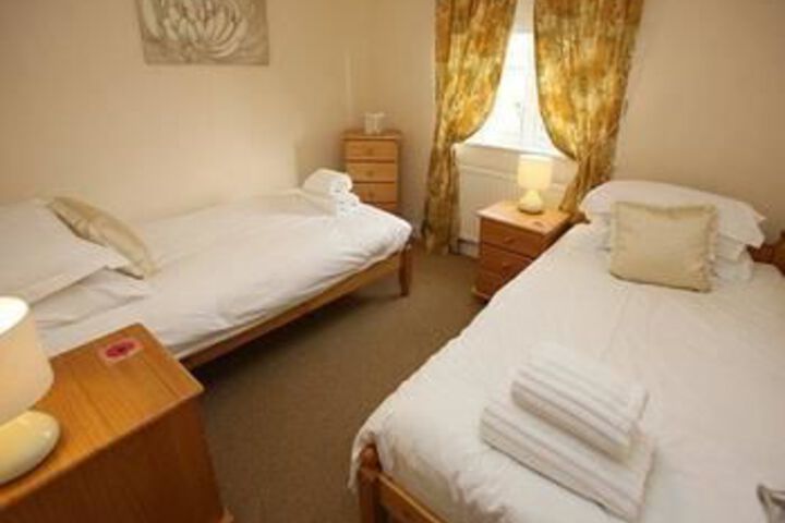 Room 30 of 128