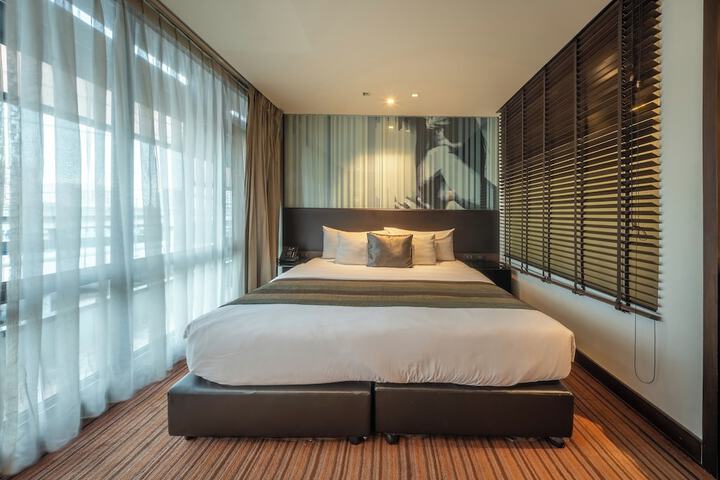 Room 45 of 127
