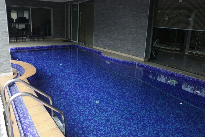 Pool 23 of 30