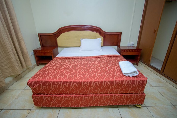 Room 15 of 48
