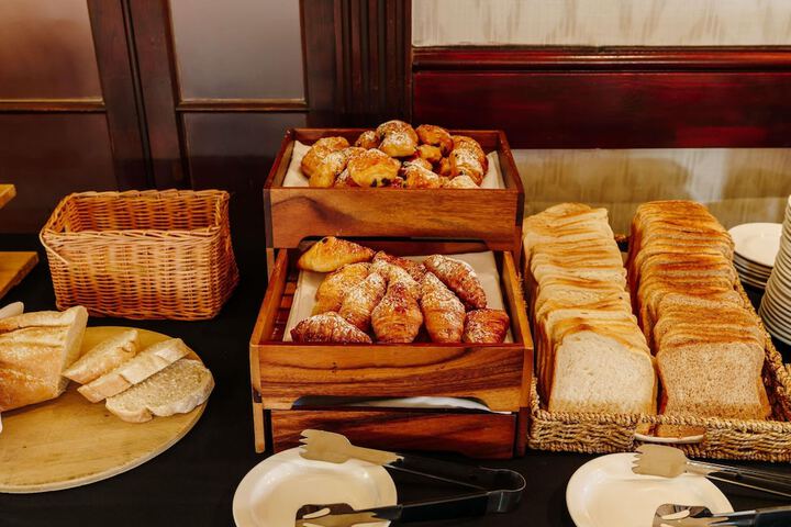 Breakfast/Coffee Service 74 of 157