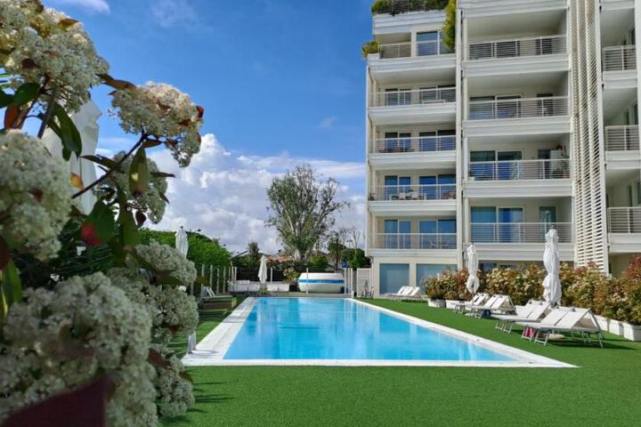 Exterior of Marina Verde Resort Official