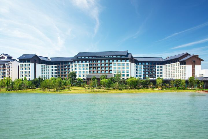 Photo of Crowne Plaza Wuxi Lake View by IHG