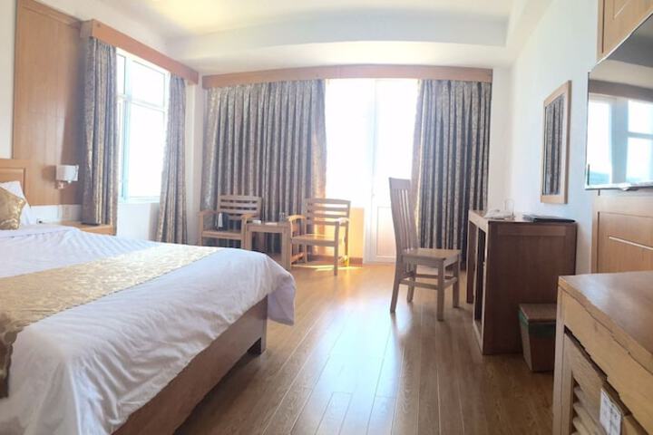 Room 3 of 35