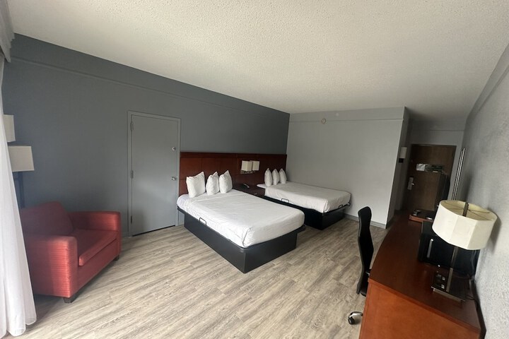 2 Double Beds (19 of 29)